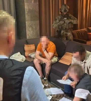 Тищенко во время обысков в присутствии правоохранителей разбил свой телефон