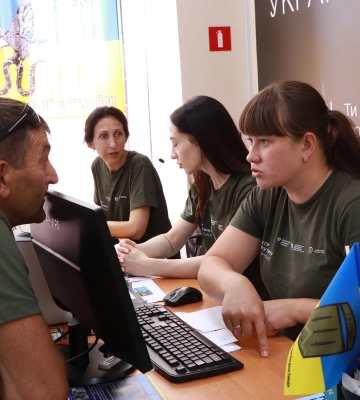 Співробітниці Запорізького центру рекрутингу відзначені Подяками за допомогу Силам оборони