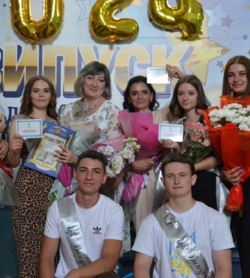 У Нововоронцовському ліцеї на Херсонщині завершив навчання 61 учень: є медалісти