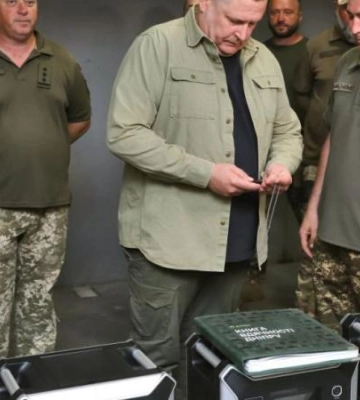 Техніка для ЗСУ: оборонці отримали від Дніпра чергову партію дронів та систем РЕБ