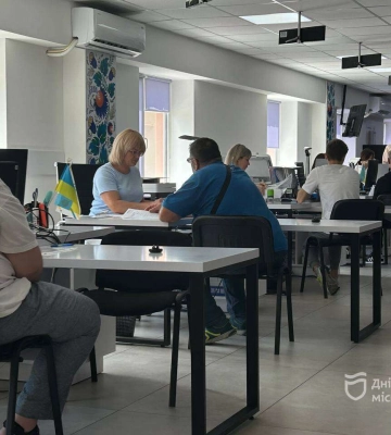 У Дніпрі вперше в Україні видали військовий квиток через ЦНАП