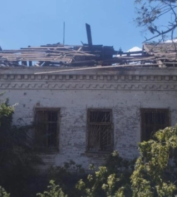 Протягом дня росіяни били по Нікопольщині дронами-камікадзе й артилерією: Пошкоджено будинки, газогони та ЛЕП. ФОТОрепортаж
