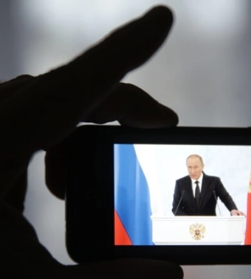 «Слава Украине». Крымчанку наказали за лозунги во время «выборов» Путина