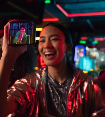 Motorola Razr 50 Ultra: розкладачка з двома POLED-дисплеями на 165 Гц, батареєю на 4000 мАг, зарядкою до 45 Вт і чипом Snapdragon 8s Gen 3 за ціною від $999