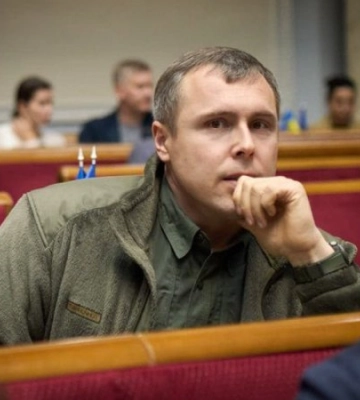 Роман Костенко: “Звільнення командувачів у Facebook може призвести до негативних наслідків”