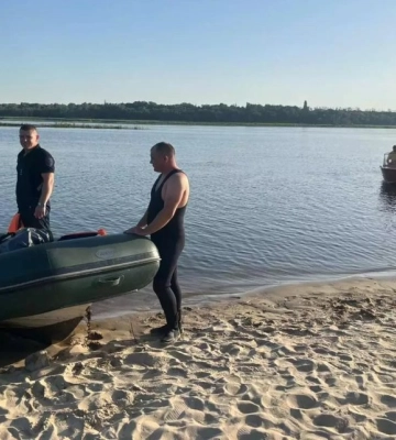 У Запоріжжі водолази ДСНС та муніціпальники встигли врятувати дитину, яка тонула у Дніпрі