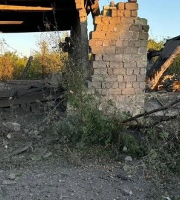 Рашисти скинули авіабомбу &quot;ФАБ-500&quot; на Селидове: пошкоджено будівлю ДСНС та будинки. ФОТО