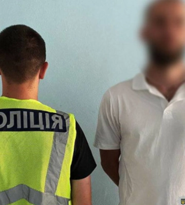 У Києві розшукали чоловіка, який «випадково» запустив салют у Дарницькому районі