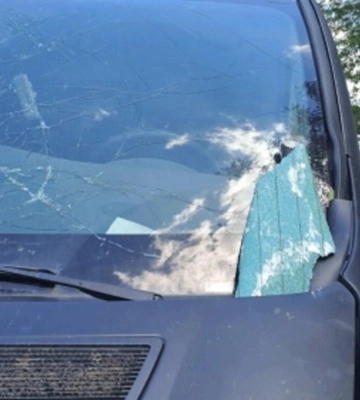 В Донецкой области волонтеры из Литвы попали под обстрел: пятеро раненых
