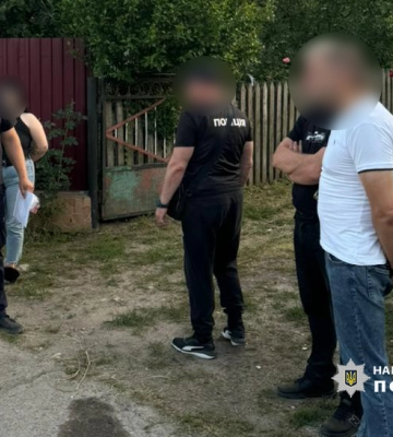 3 тисячі доларів за переправу через кордон: на Одещині чоловіки організували «сімейний бізнес»