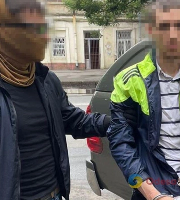 СБУ затримала в Одесі ще двох паліїв військових авто