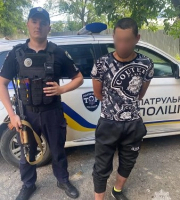 Патрульні поліцейські по гарячих слідах виявили ймовірного грабіжника