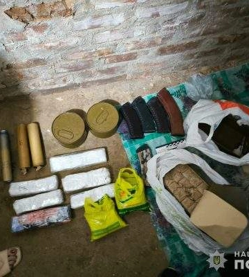 Гранати та понад 2700 набоїв - у Миколаївському районі поліцейські повідомили про підозру чоловікові за незаконне зберігання озброєння