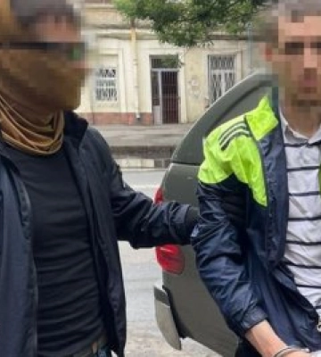 В Одесі затримано зловмисників, які на замовлення фсб збиралися підпалювати авто українських військових