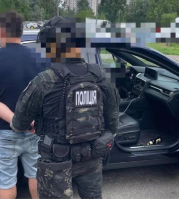 Викрито схему ухилення від сплати податків на 3,3 млн грн через таксі-сервіс