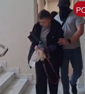 В Мелитополе ФСБшники вычислили и арестовали женщину за комментарий в соцсети (видео)