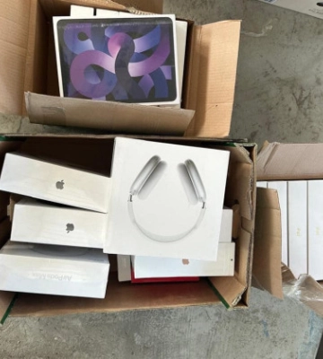На Львівщині жінка намагалася перевезти техніку Apple на мільйон гривень під виглядом їжі