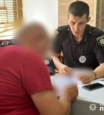Поліцейські встановлюють обставини конфлікту іноземців з місцевим таксистом в центрі Одеси
