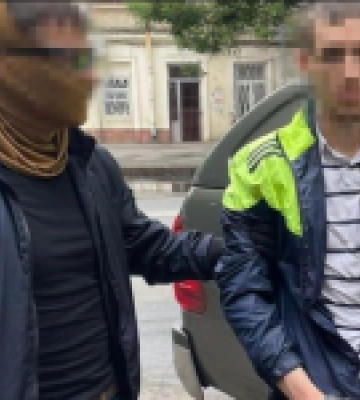 СБУ затримала в Одесі 2 чоловіків, які мали підпалювати авто українських військових на замовлення фсб