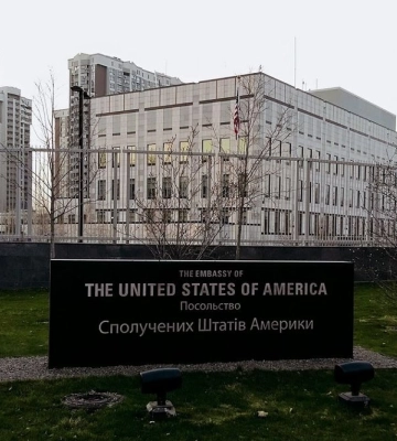 Без повреждений: тело атташе США нашли в киевской гостинице Hilton, — СМИ