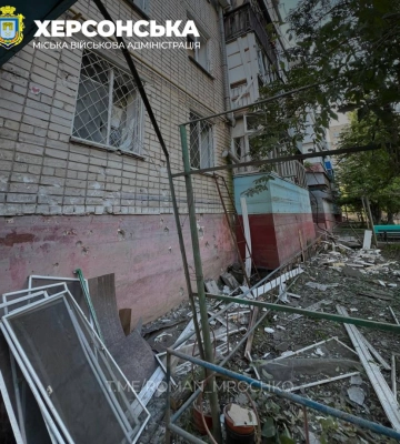 Російські окупанти атакували волонтерський штаб у Херсоні, є постраждалі