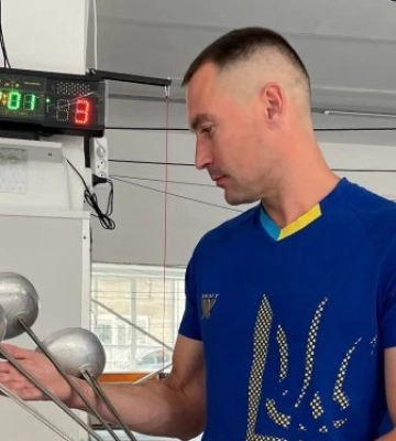 Гроші підуть на ЗСУ: чемпіон світу з фехтування з Дніпра виставив на аукціон шпаги з Олімпіади в Токіо