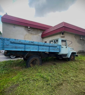 Рівненська облрада продає старі авто медиків