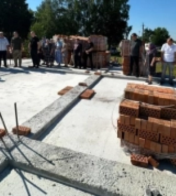 У громаді на Рівненщині заклали першу цеглину під будівництво нового храму ПЦУ