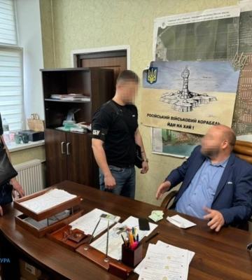 Обіцяв уникнути мобілізації: на Одещині за хабарництво судитимуть заступника сільського голови