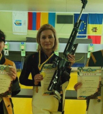 На чемпіонаті України із кульової стрільби спортсменка з Херсонщини здобула золото