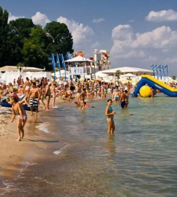 Більше норми: у морській воді на чотирьох пляжах Одеси виявили кишкову паличку
