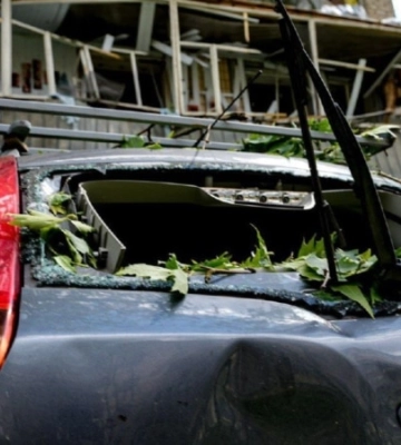 Війська РФ атакували дроном цивільне авто на Херсонщині, двоє постраждалих – влада
