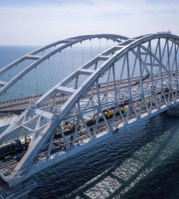 Кіберфахівці ГУР зупинили рух Керченським мостом - джерело