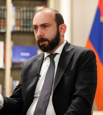 "Сами с таким сталкивались": Армения призвала немедленно прекратить войну в Украине