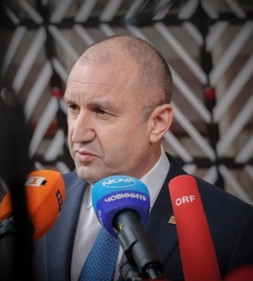 Президент Болгарии отказался ехать на саммит НАТО из-за Украины Президент Болгарии отказался ехать на саммит НАТО из-за Украины