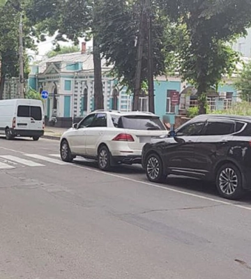 У Сумах водійка влаштувала ДТП
