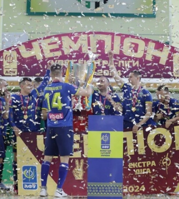 Футзал. ХІТ - чемпіон України, Ураган стає бронзовим призером
