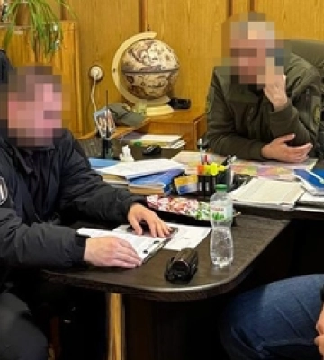 На Прикарпатті працівник колонії катував і принижував засуджених