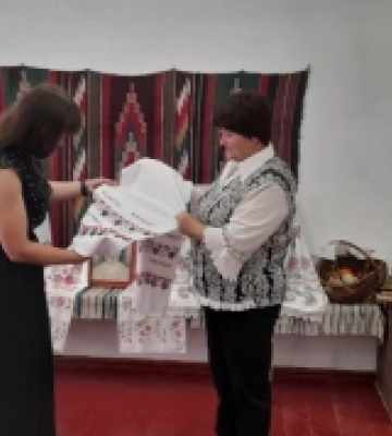 Музею на Кіровоградщині передали реставрований рушник