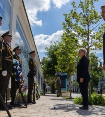Президентка Словенії прибула до Києва і вшанувала пам’ять полеглих воїнів