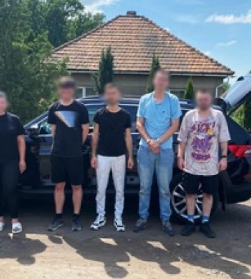 На Закарпатье задержали женщину, которая помогала уклонистам сбежать в Венгрию
