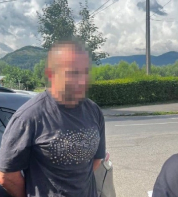 У Мукачеві затримали організатора підриву майна депутата Закарпатської обласної ради