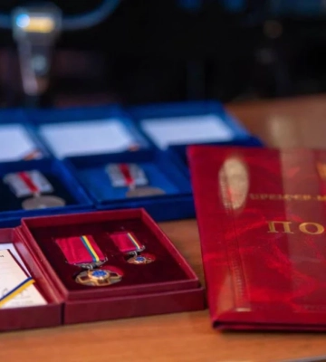 Кореспонденти, очільник громади та комунальники з Херсонщини отримали ордени «За заслуги» ІІІ ступеня