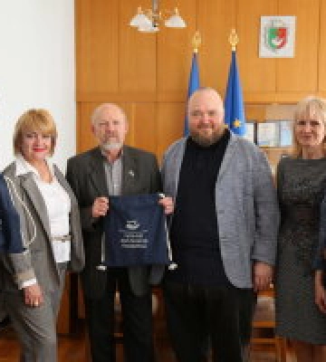 Відбулася зустріч у Криворізькому місьвиконкомі із делегацією творчого форуму «Українська мова - мова єднання»