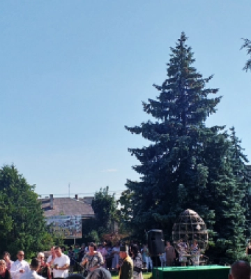 У Бродах День Конституції відзначили молитвою та патріотичними співами