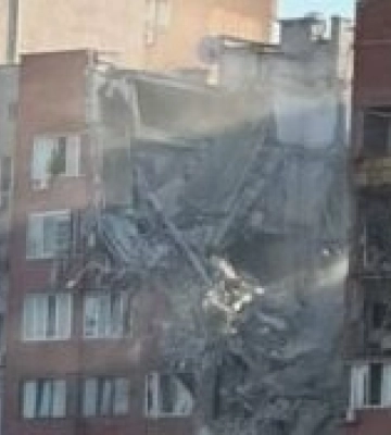 Ракетна атака на житловий будинок у Дніпрі: під час рятувальної операції стався повторний обвал