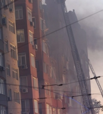 Посол Брінк зреагувала на ракетний удар по житловому будинку у Дніпрі