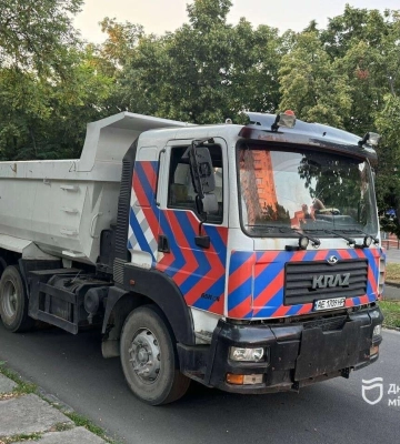 Комунальні служби приступили до робіт з ліквідації наслідків ракетного удару у Дніпрі