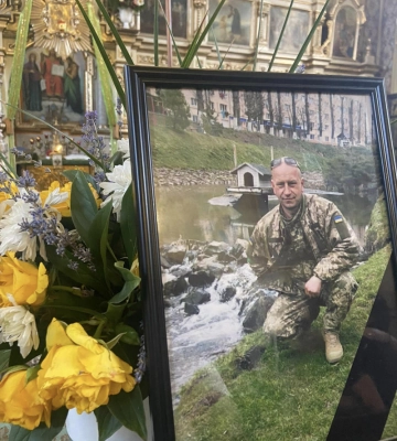 На Волині в останню дорогу провели Героя Олександра Сидорука