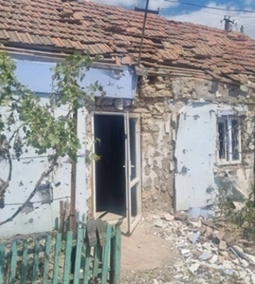 В Херсонской области россияне ударили по многоэтажке и магазину – в ОВА рассказали о погибших и раненых